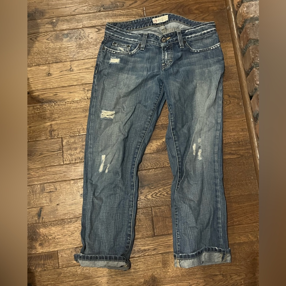 BKE Cute Distressed Capris